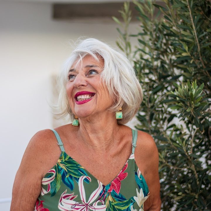 Silver Queen Styling aims to help by: Empowering clients to find personal styling that works for them. Restoring confidence and ensuring you look and feel your best.